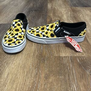 NWT! Vans! Sunflower Checkered Women Slip-On Shoes! So cute!